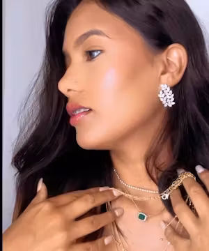 Meet Maria Pena: Turning Everyday Life into a Fashion Show!