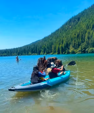 Heena: Hiking, Kayaking, Lifestyle, and Outdoor Enthusiast