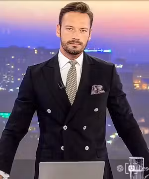 A serious news eye occasionally indulging in life's frivolities.